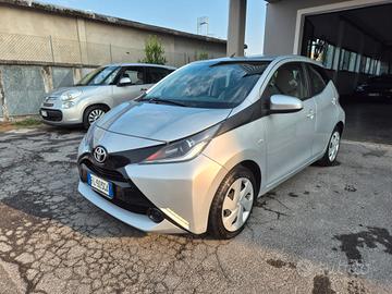 Toyota Aygo 1.0 VVT-i 69 CV 5 porte x-cool TSS