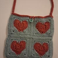 borsa per bambina fatta a mano all'uncinetto 