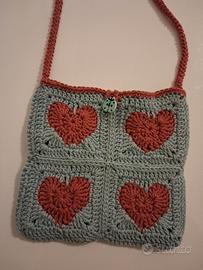 borsa per bambina fatta a mano all'uncinetto 