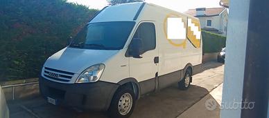 IVECO DAILY 2.3 HPI 97 CV Portata 1345 Kg 3 Posti