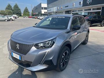 PEUGEOT e-2008 Allure Pack 100kW