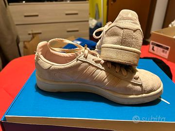 Nike rosa chiaro