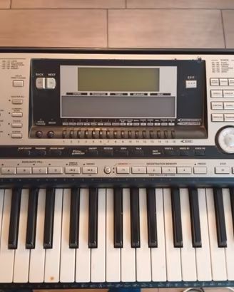 Yamaha PSR-740 pianola tastiera musicale 