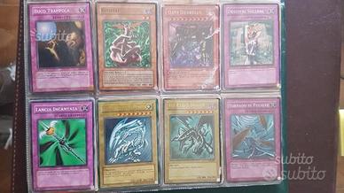 Carte da gioco Yu-Gi-Oh oltre 200 carte