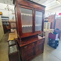 Credenza In Legno Con Vetrina