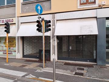 NEGOZIO A BRESCIA