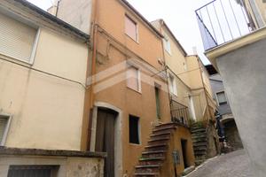 Cielo Terra con giardino a Castelbottaccio