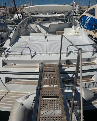 Pershing 40