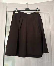 Gonna a pieghe ad A nera