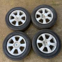 gomme e cerchi toyota hilux invincibile