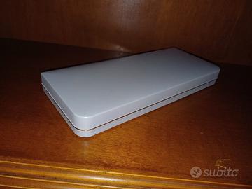 Scatolina  + 3 collane 