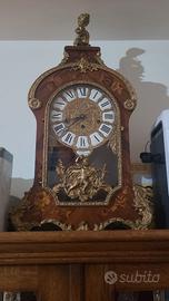 orologio a pendolo in radica di noce