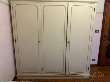 Armadio 3 ante, scaffali, appendiabiti, cassetti