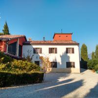 Casale con vigneto ed uliveto