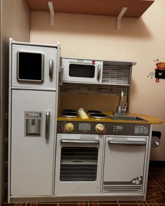 Cucina giocattolo in legno per bambini