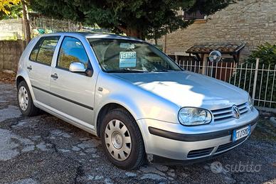 VOLKSWAGEN Golf 4ª serie