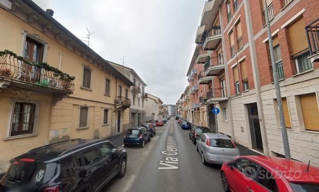 Stanza singola con balcone-zona bicocca