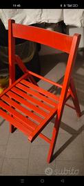 sedia in legno chiudibile rossa