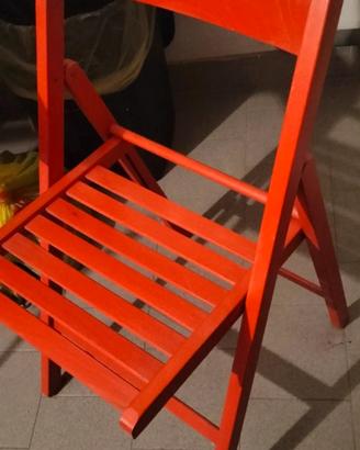 sedia in legno chiudibile rossa