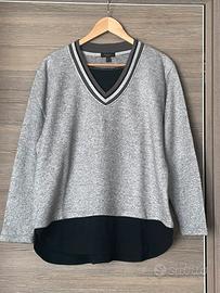 Maglione grigio con scollo a v