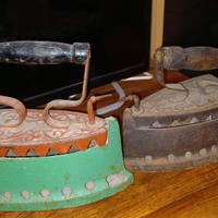 Ferri da stiro antichi