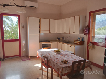 Villetta con giardino a Lenzi