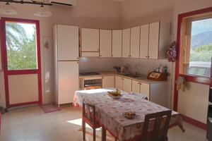 Villetta con giardino a Lenzi