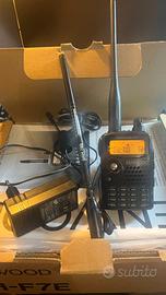Radio Kenwood TH-F7E con antenna Diamond SRH789