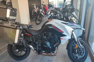 Benelli trk702 con tris valigie omaggio