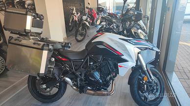 Benelli trk702 con tris valigie omaggio