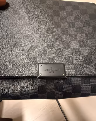 Louis Vuitton District PM