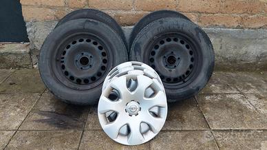 Gomme, cerchi e borchie