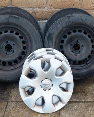 Gomme, cerchi e borchie