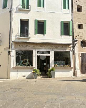 NEGOZIO A BASSANO DEL GRAPPA