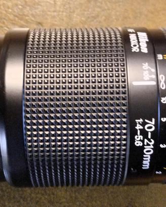fotocamera NIKON D-3000