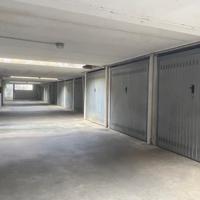 Privato affitta garage