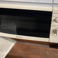 Microonde Sekom - semplice e funzionale