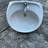 Lavandino con piedistallo