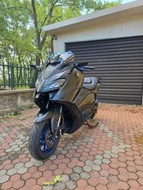 Yamaha TMAX 560
