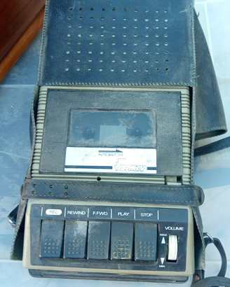 Registratore a cassette Berton anni 70