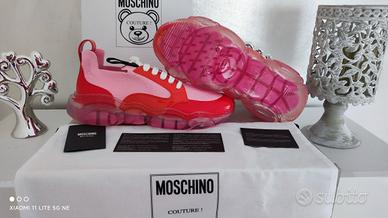 Moschino Couture modello Bubbles Teddy rosa rosse 