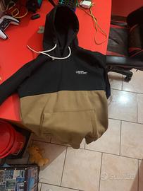 felpa londinese nera e marrone