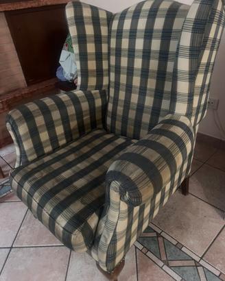 Poltrona stile inglese a quadri blu e bianco