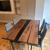 TAVOLO SOGGIORNO DI PREGIO IN LEGNO NOCE MASSELLO