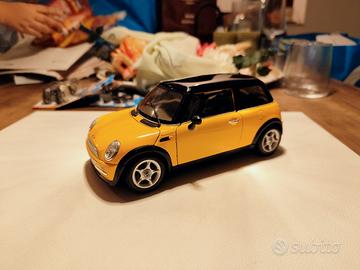Mini Cooper scala 1/18 marca Welly