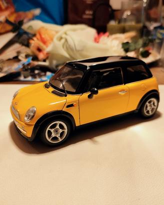 Mini Cooper scala 1/18 marca Welly