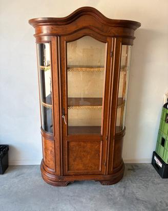 armadio/credenza vintage con vetrata e ripiani