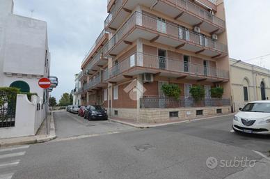 3 LOCALI A BARI