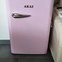 frigorifero Akai piccolo rosa