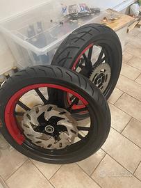 Cerchioni gommati motard